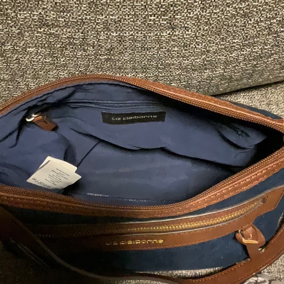 Liz Claiborne - Picture 3 of 6